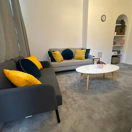Tooting Lodge London - Cosy 2 Bedroom House With Garden, 5 Mins Walk To Tube Station Londres Exterior foto
