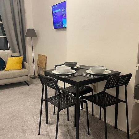 Tooting Lodge London - Cosy 2 Bedroom House With Garden, 5 Mins Walk To Tube Station Londres Exterior foto