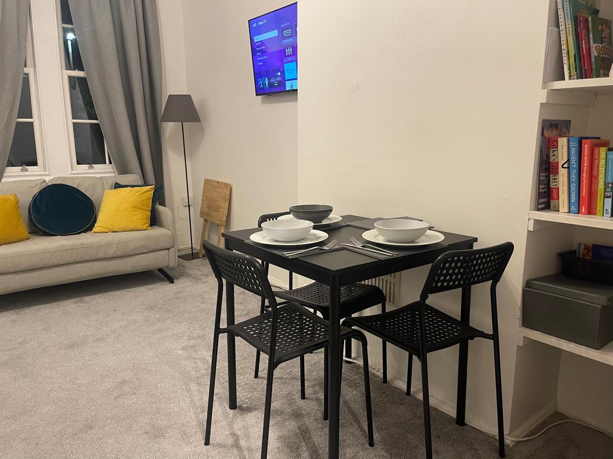 Tooting Lodge London - Cosy 2 Bedroom House With Garden, 5 Mins Walk To Tube Station Londres Exterior foto