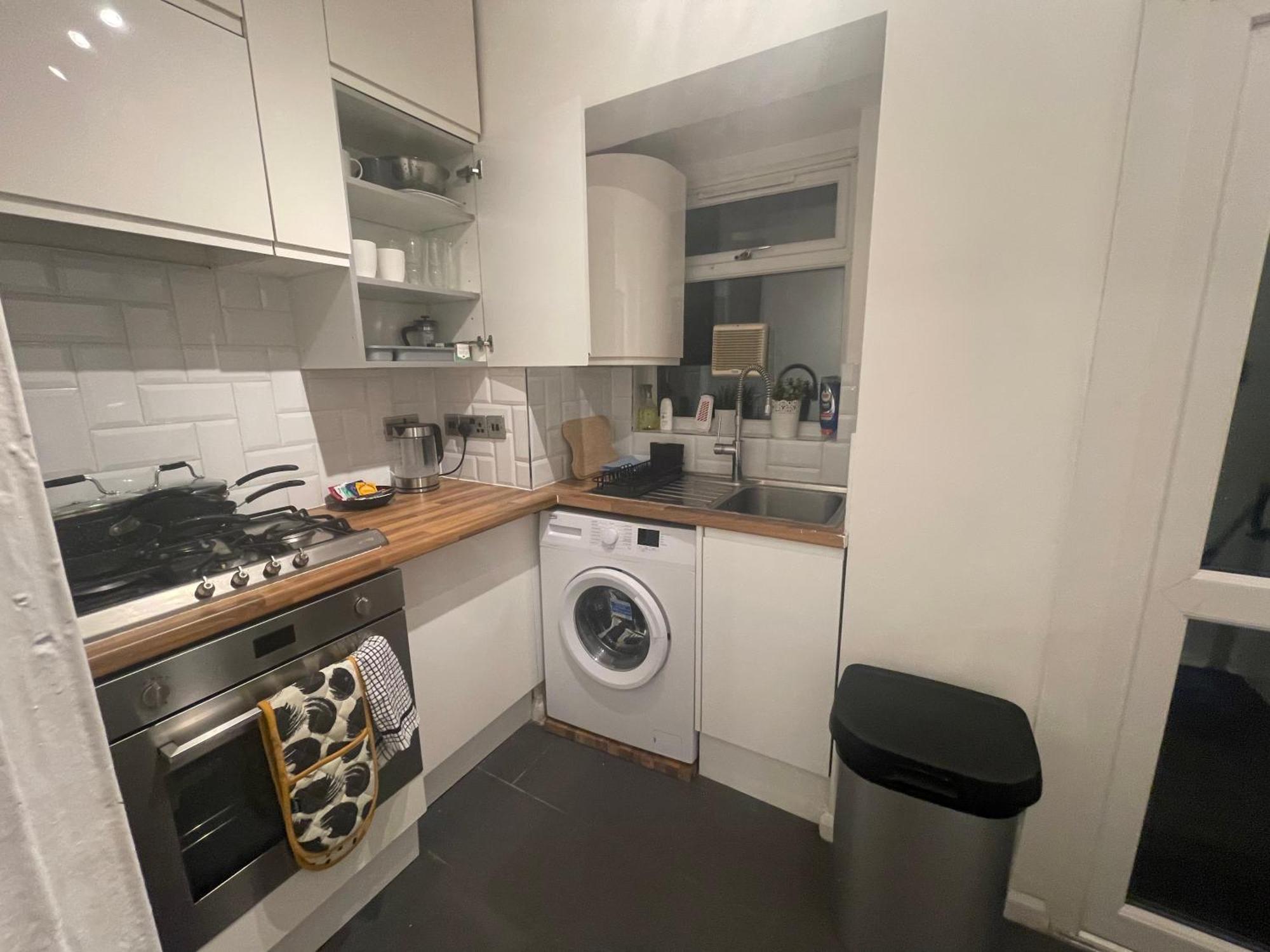 Tooting Lodge London - Cosy 2 Bedroom House With Garden, 5 Mins Walk To Tube Station Londres Exterior foto