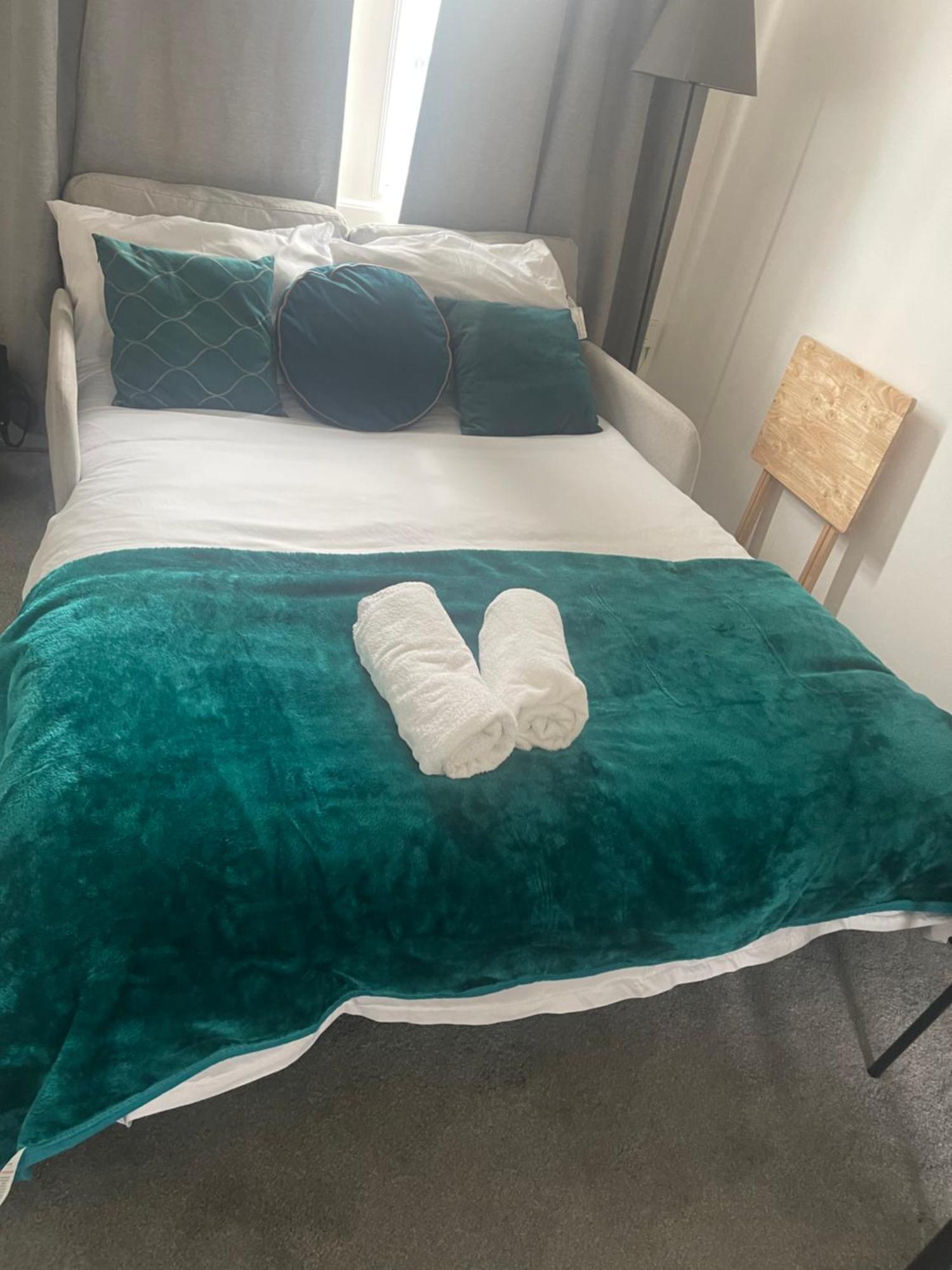 Tooting Lodge London - Cosy 2 Bedroom House With Garden, 5 Mins Walk To Tube Station Londres Exterior foto